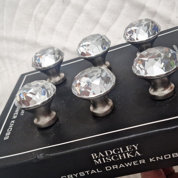 Badgley Mischka Crystal Drawer Knobs 6 pc. - Picture 4 of 4